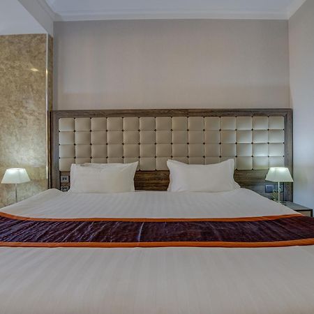 Hotel Lulu Biskek Kültér fotó